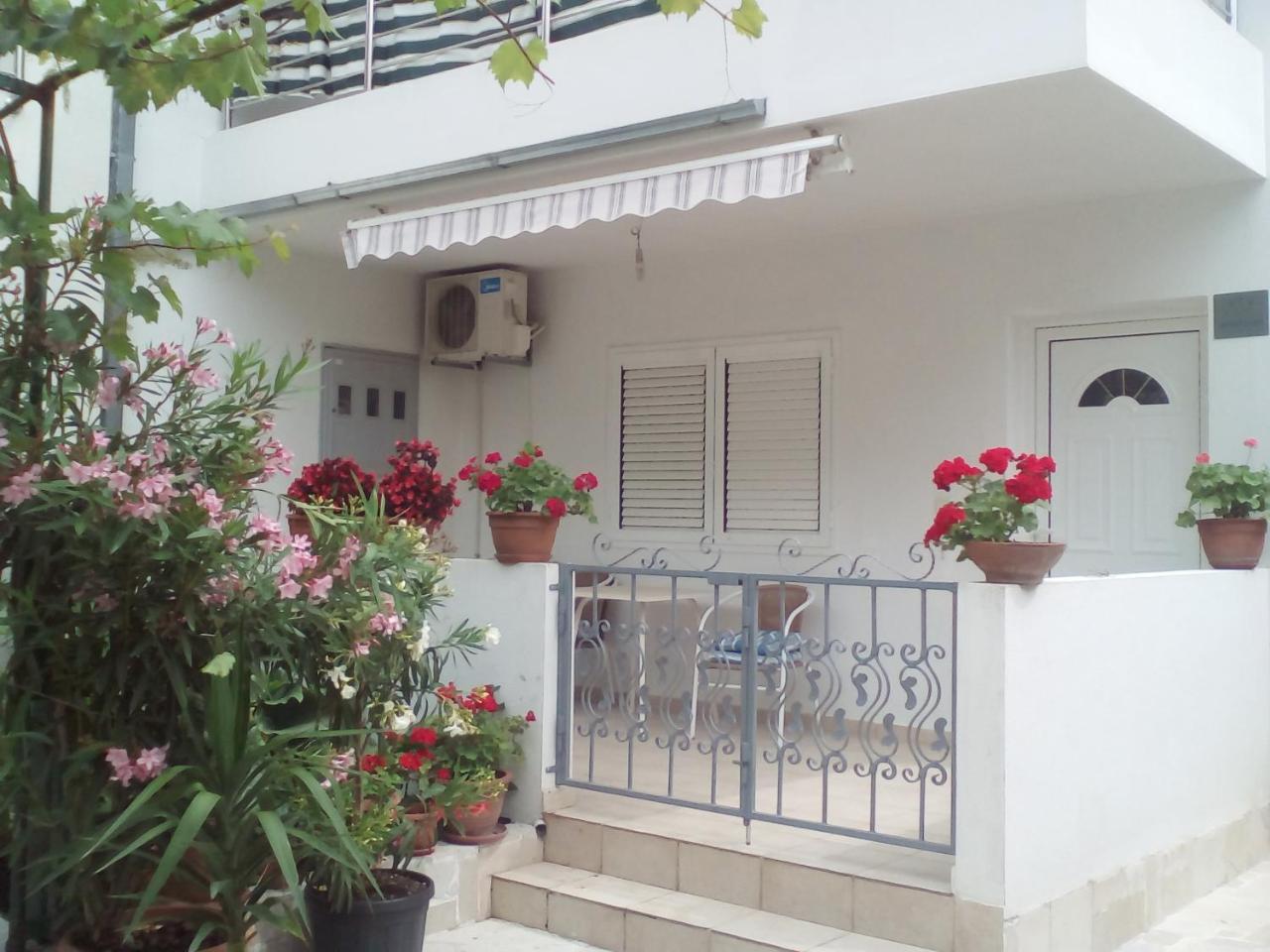 Apartments Lanterna Tivat Exterior foto