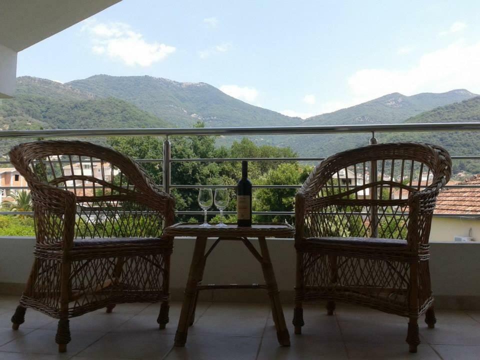 Apartments Lanterna Tivat Exterior foto