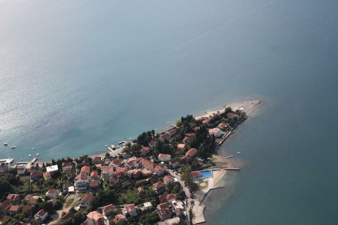 Apartments Lanterna Tivat Exterior foto