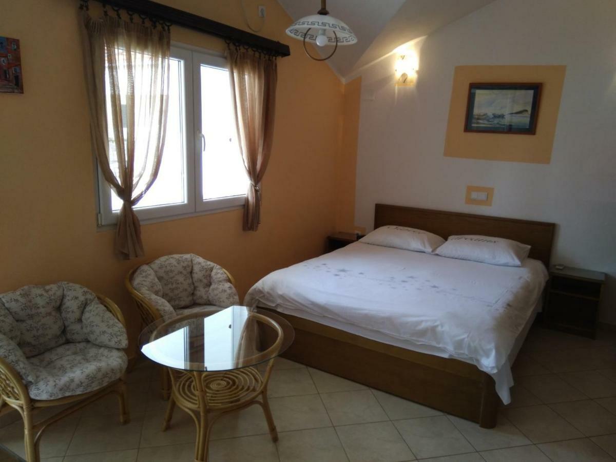 Apartments Lanterna Tivat Exterior foto